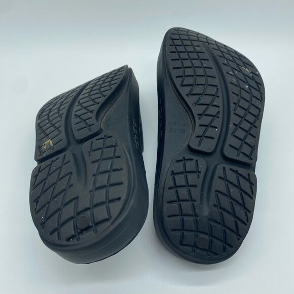 Oofos Black Rubber Slip-On Sandals Comfort Recovery Easy Women's size 7 - Picture 6 of 7